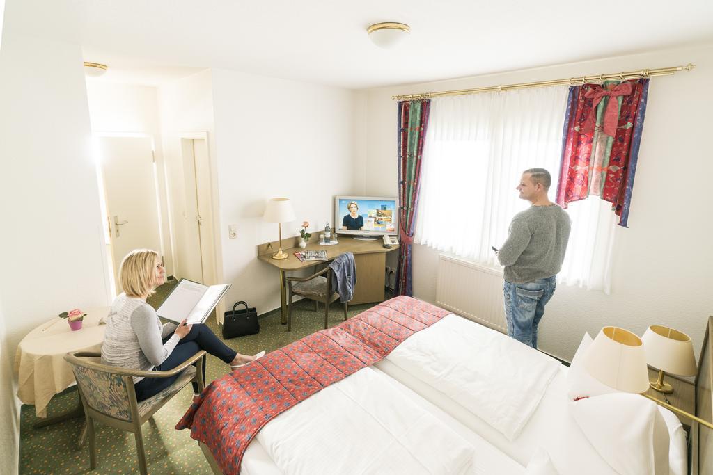 Das Fritz Hotel Schwerin Schoene Lage Im Gruenen Mit Regionaler Kueche Kostenfreien Parkplaetzen Und E Ladestation Quarto foto